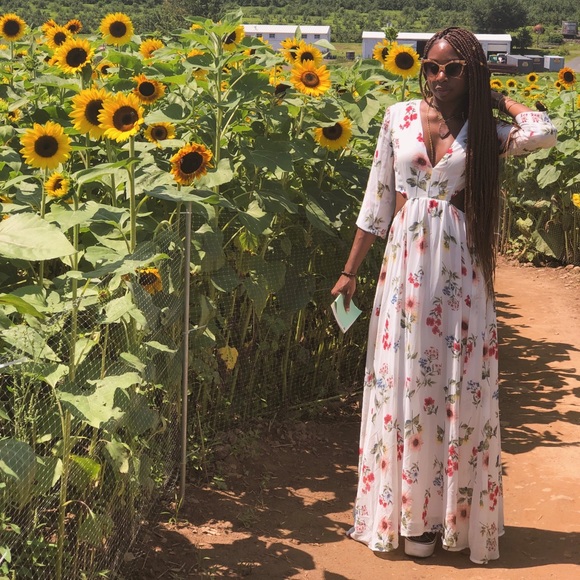 💛Meet Your Posher, Shani💛 - Picture 2 of 7